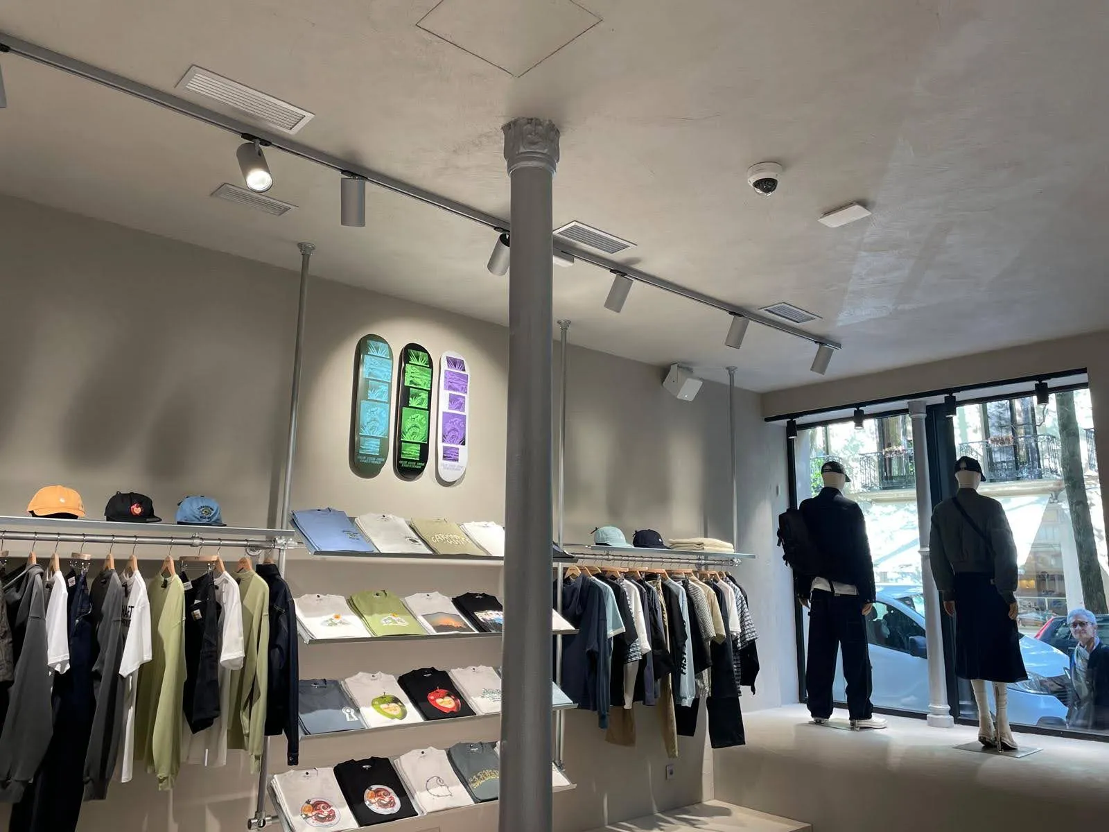 Sistema de audio integrado en la tienda Carhartt de Donosti
