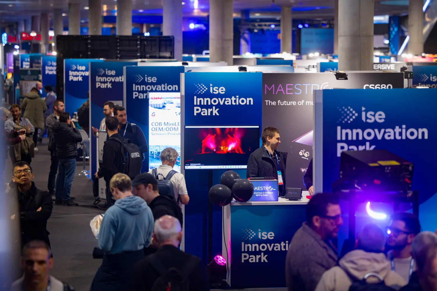 Stands de startups AV en Innovation Park, el espacio de empresas emergentes audiovisuales de ISE 2027
