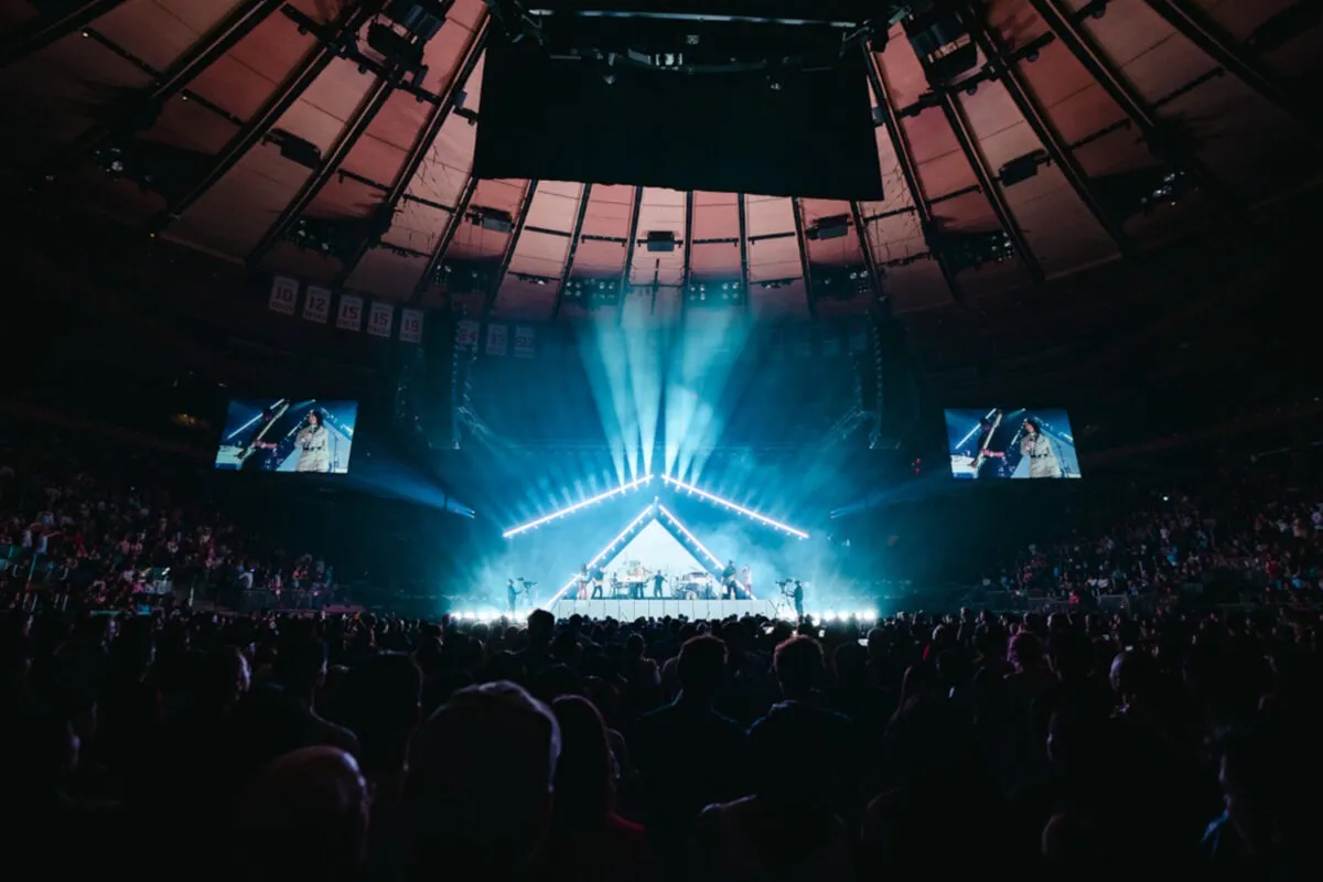 DiGiCo Quantum5 gestiona el FOH y los monitores en la gira mundial de Charlie Puth 3 Concierto de Charlie Puth en el Madison Square Garden durante el Whatever’s Clever World Tour