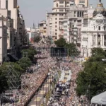 Cientos de miles de fieles durante la Eucaristía del Papa León XIV en el Paseo del Prado y la Plaza de Cibeles de Madrid