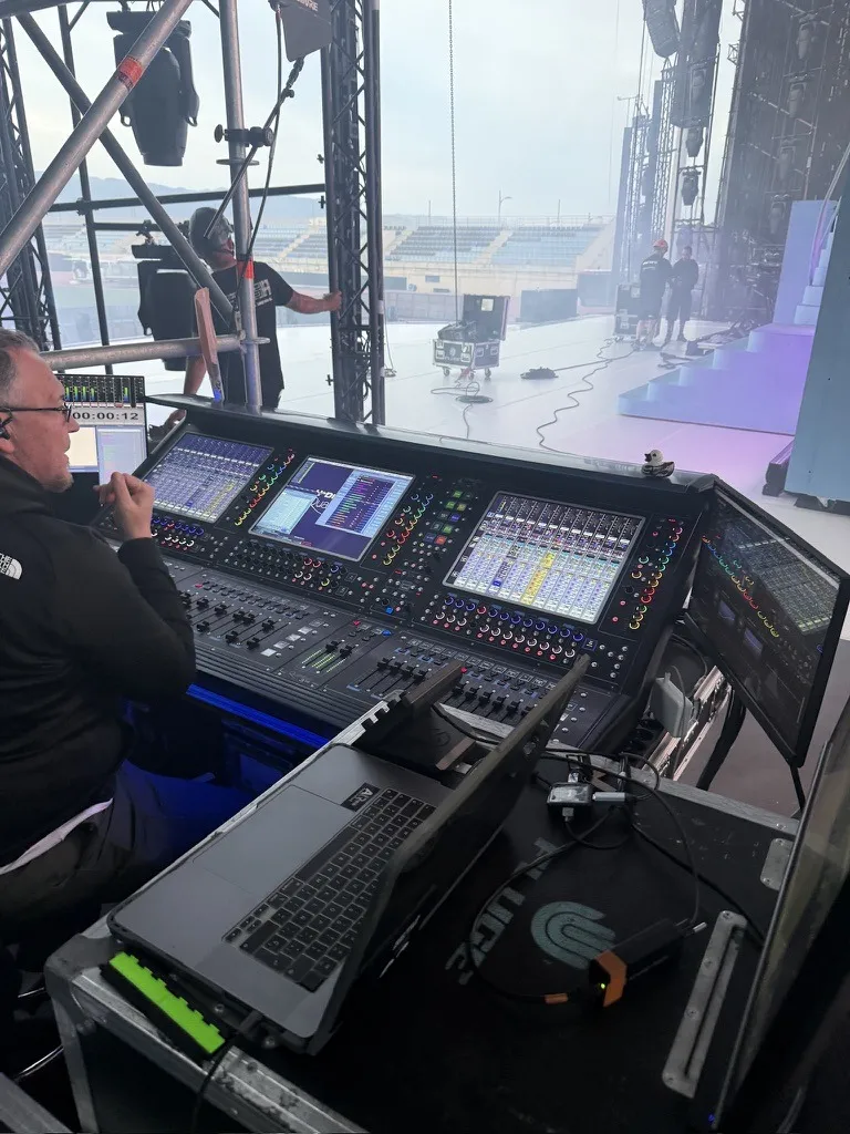 Así es el sonido del Cuarto Azul World Tour de Aitana con Meyer Sound y DiGiCo 3 Consola DiGiCo Quantum 338 Pulse durante el montaje de un concierto del Cuarto Azul World Tour