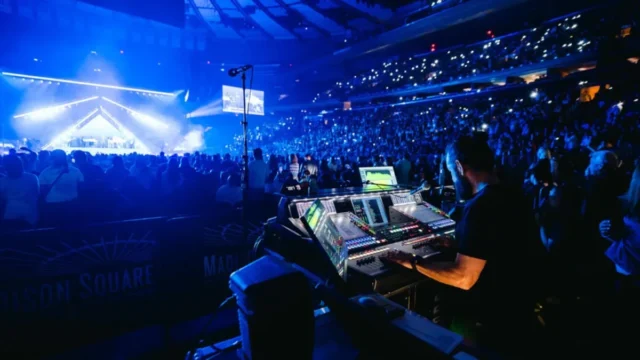 Consola DiGiCo Quantum5 en el FOH de la gira de Charlie Puth en el Madison Square Garden