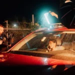 Rodaje de «Fail Safe»: Blackmagic PYXIS 12K y URSA Mini Pro 12K firmaron la fotografía del cortometraje; en la imagen, una escena nocturna grabada cámara en mano