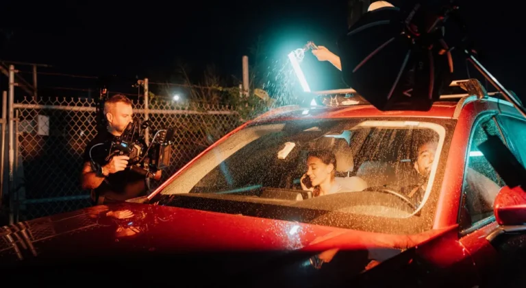 Rodaje de «Fail Safe»: Blackmagic PYXIS 12K y URSA Mini Pro 12K firmaron la fotografía del cortometraje; en la imagen, una escena nocturna grabada cámara en mano