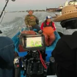 Rodaje del documental Lo invisible con una cámara Blackmagic PYXIS 6K desde una embarcación