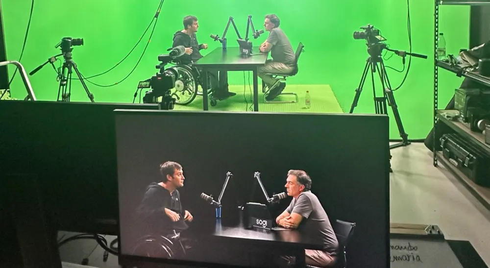 Plató con fondo verde y cámaras Blackmagic Pocket Cinema Camera 6K Pro en la producción multicámara de Mirai Media.