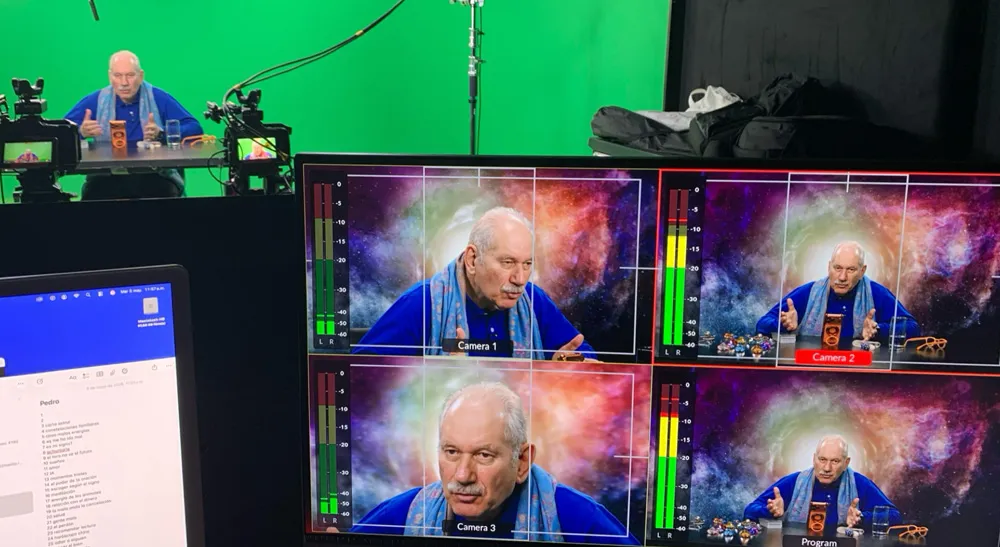 Composición de croma en Mirai Media Blackmagic Design: presentador integrado con Ultimatte 12 HD sobre un escenario virtual de Unreal Engine.