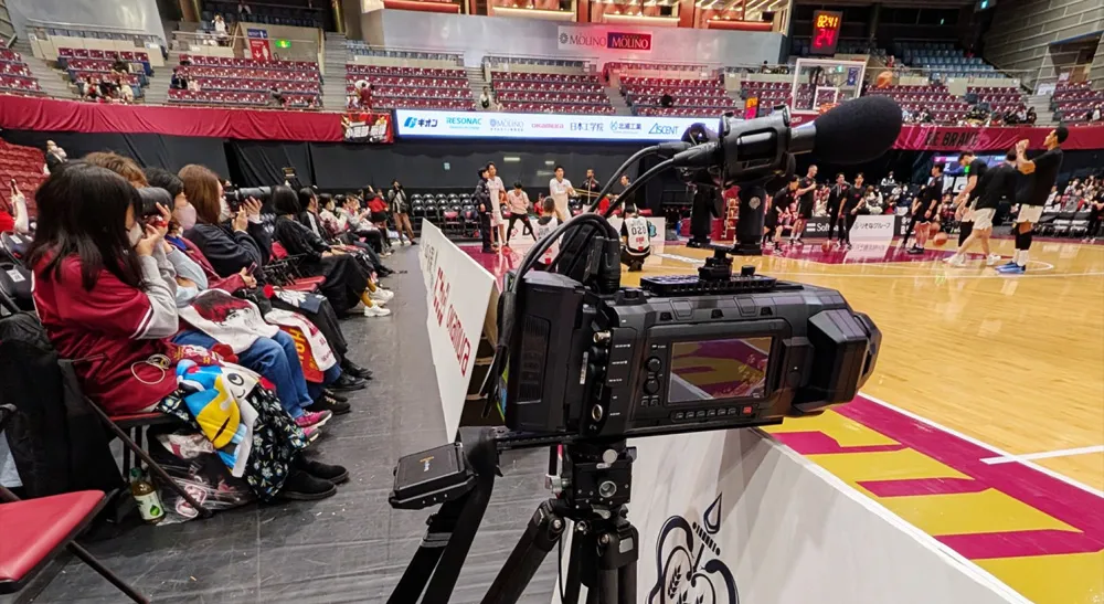 Blackmagic URSA Cine Immersive graba baloncesto para Apple Vision Pro 2 Blackmagic URSA Cine Immersive en partido de Kawasaki Brave Thunders