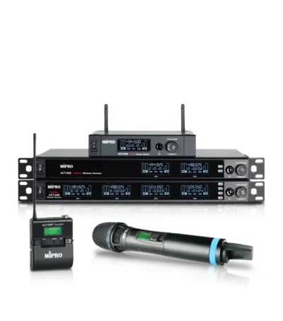 MIPRO estructura sus sistemas inalámbricos en siete series ACT para directo, educación e instalación AV 4 Sistema inalámbrico digital MIPRO ACT-600 con receptores multicanal, transmisor de petaca y micrófono de mano.