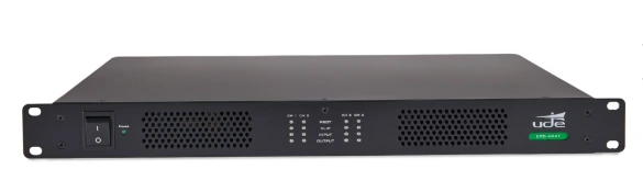 Frontal de la etapa de potencia UDE EPD-4241 en rack de una unidad, con rejillas de ventilación e indicadores de cuatro canales