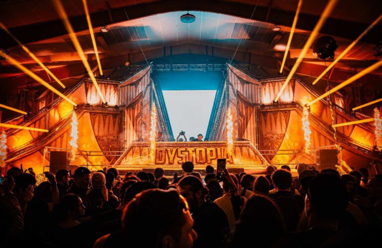 Claypaky Ultimo Sharpy en Dystopia Festival con Scène de Nuit