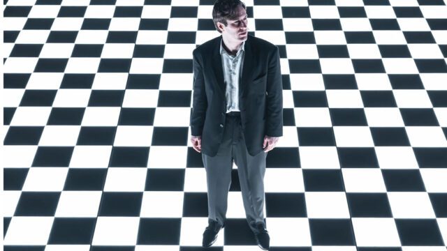 Suelo LED de American Psycho con procesamiento Brompton Tessera SX40 en el Almeida Theatre