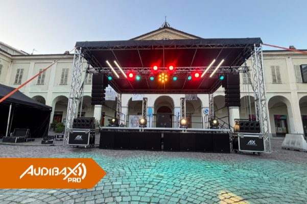 Audibax Pro demuestra el potencial de los sistemas Seattle y Manhattan en Piazza Ottinetti, Italia