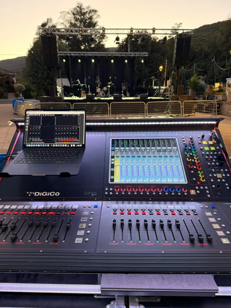 Consola DiGiCo Quantum 225 en la posición de FOH del Festival La Estación, en Gaucín (Málaga)