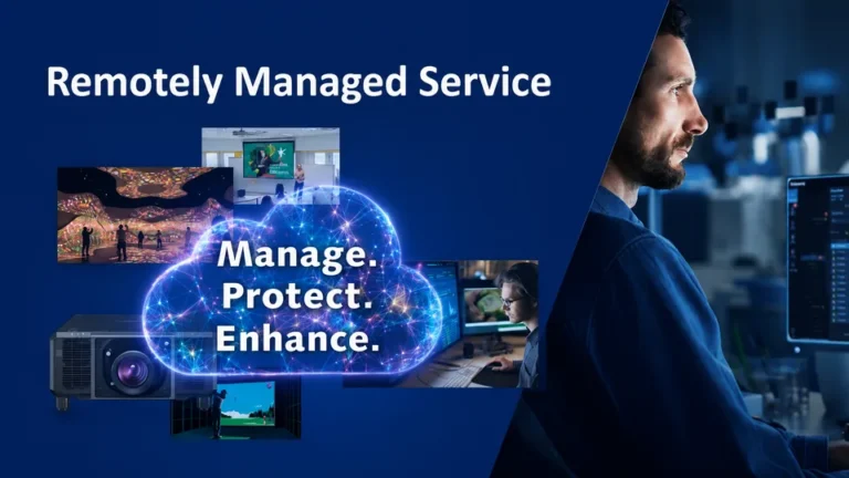 Imagen corporativa de Panasonic Remotely Managed Service con un operador supervisando equipos de proyección desde un panel de control