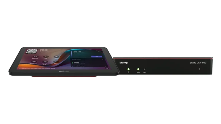 Hub Biamp Devio UCX 1000 junto al controlador táctil Apprimo Touch 10 con la interfaz de Microsoft Teams Rooms