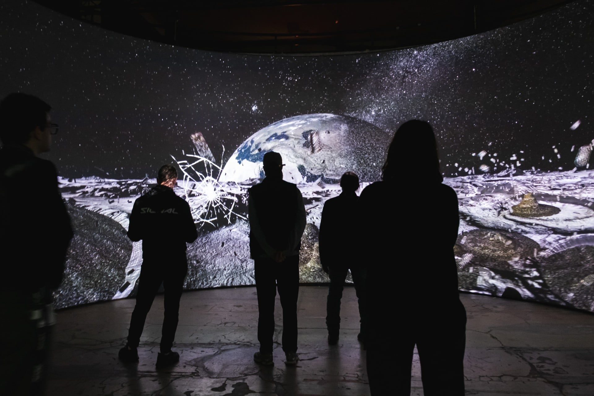 Panasonic en Signal Festival 2026: proyección y arte digital inmersivo 4 Panasonic y HIVE: proyección y reproducción multimedia sincronizada