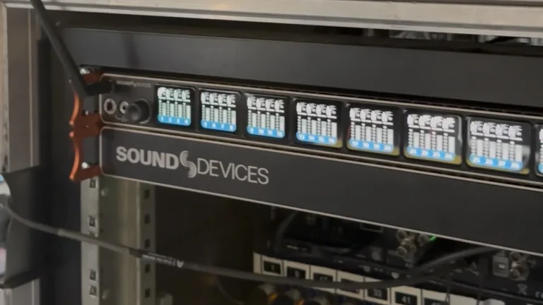 Receptores Sound Devices Astral ARX32 instalados en el rack de RF de la gira de Manuel Carrasco
