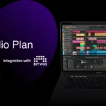 Studio Plan de AlphaTheta: Bitwig Studio en un portátil junto a los logotipos de rekordbox y Bitwig
